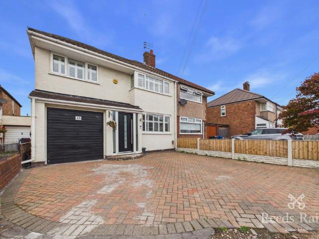 3 bedroom semi detached house for sale
