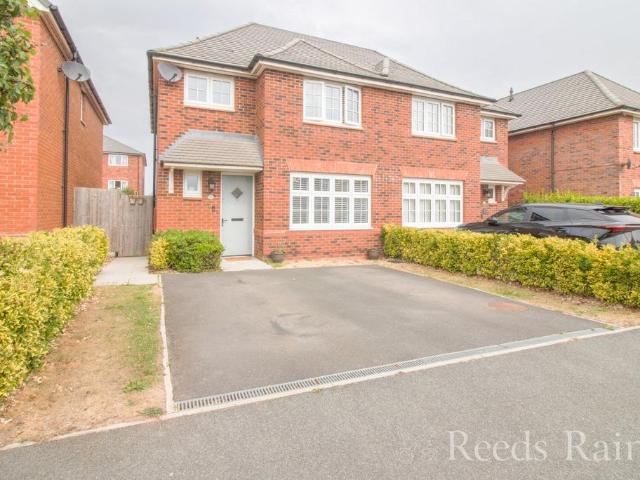 3 bedroom semi detached house for sale