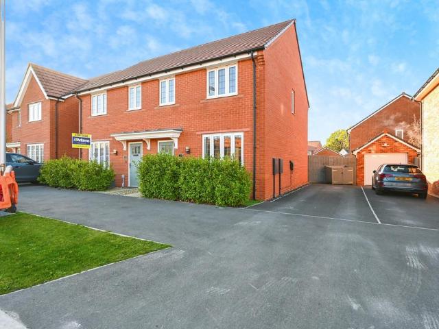 3 bedroom semi detached house for sale