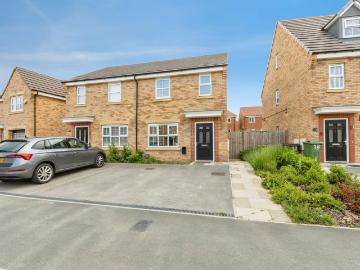 3 bedroom semi detached house for sale