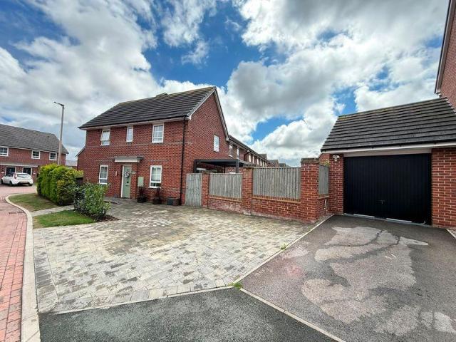 3 bedroom semi detached house for sale