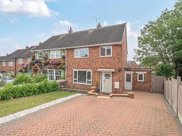 3 bedroom semi detached house for sale