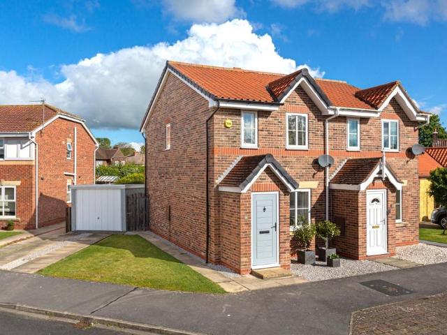 2 bedroom semi detached house for sale