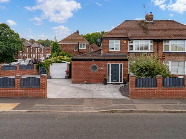 3 bedroom semi detached house for sale