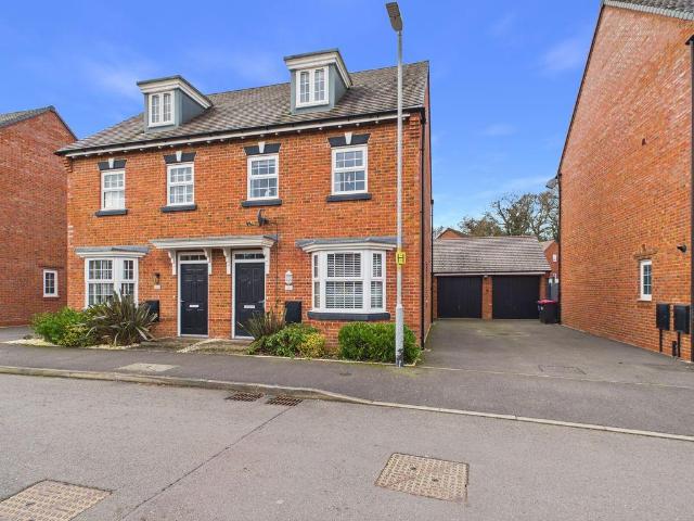 3 bedroom semi detached house for sale