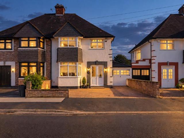 3 bedroom semi detached house for sale