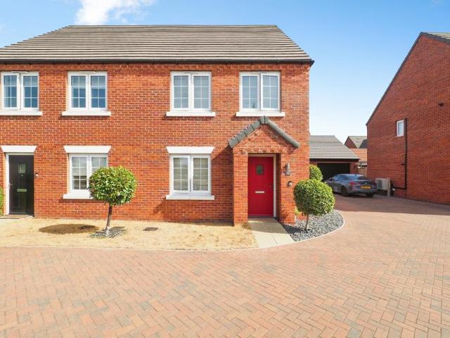 3 bedroom semi detached house for sale