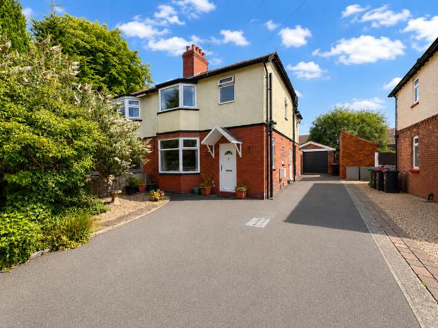 3 bedroom semi detached house for sale