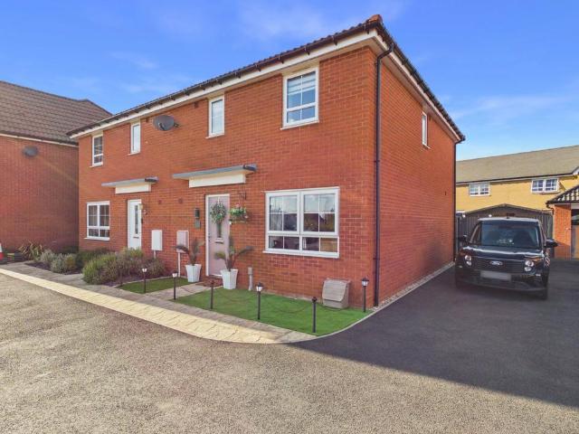 3 bedroom semi detached house for sale