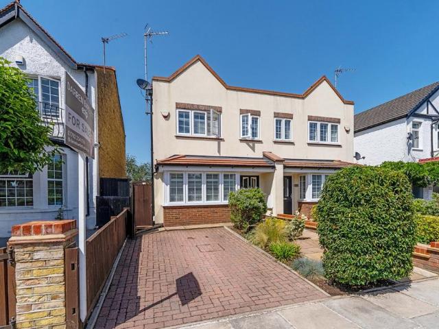 3 bedroom semi detached house for sale