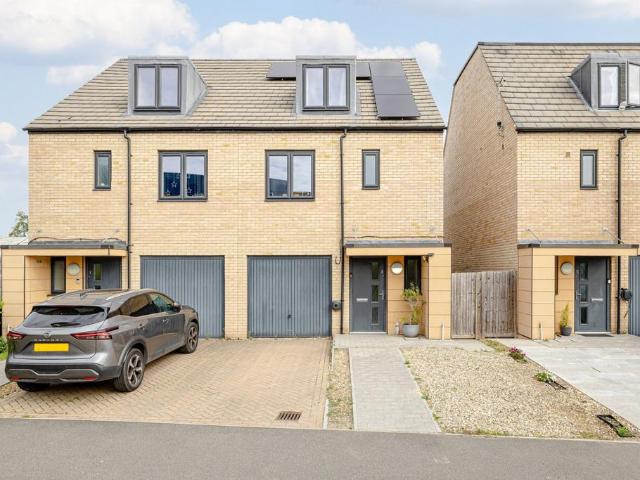 3 bedroom semi detached house for sale