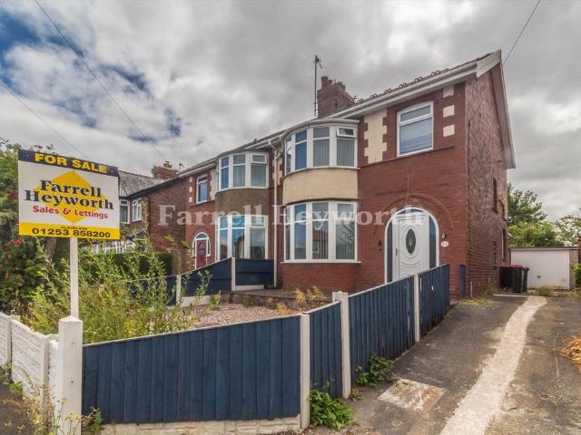 3 bedroom semi detached house for sale