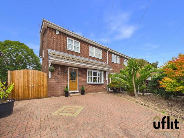 3 bedroom semi detached house for sale