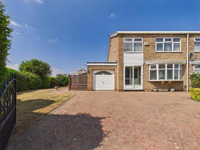 3 bedroom semi detached house for sale