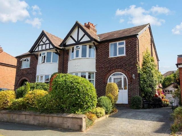 3 bedroom semi detached house for sale