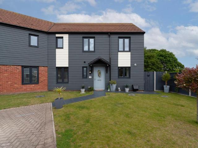 3 bedroom semi detached house for sale