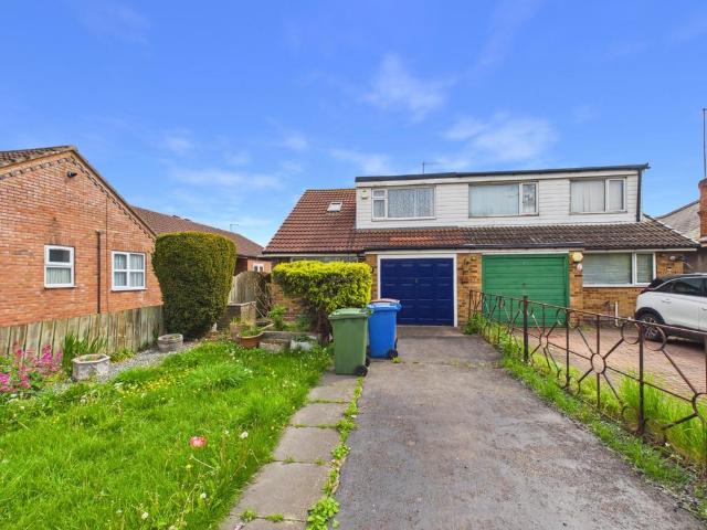 3 bedroom semi detached house for sale