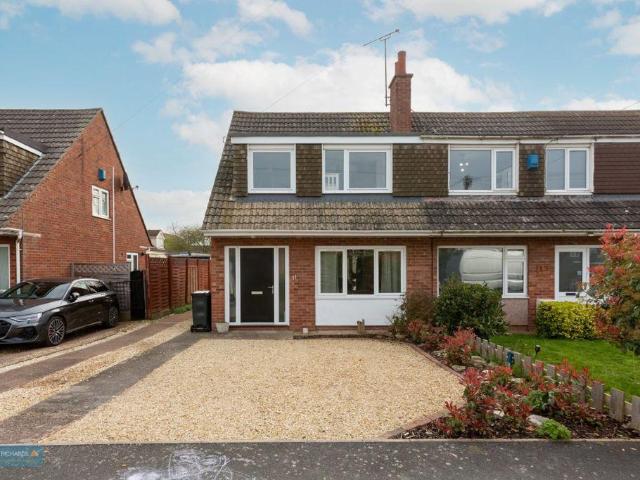 3 bedroom semi detached house for sale