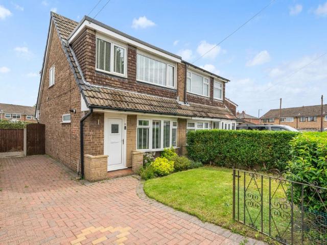 3 bedroom semi detached house for sale