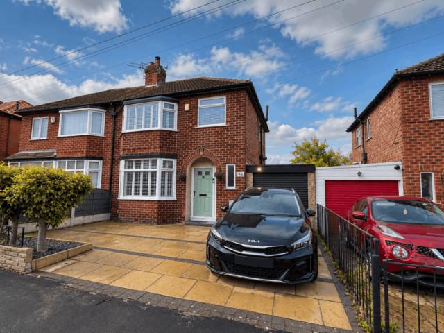 3 bedroom semi detached house for sale