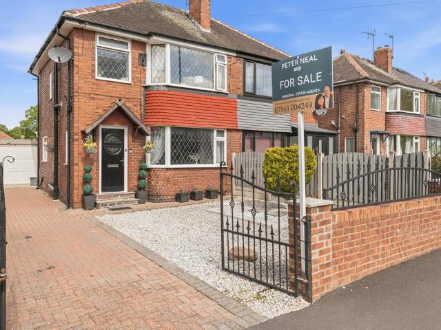 3 bedroom semi detached house for sale