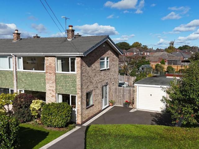 3 bedroom semi detached house for sale