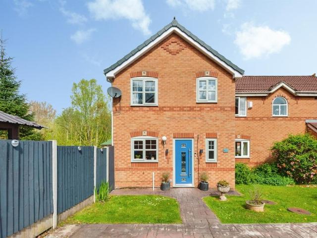 3 bedroom semi detached house for sale