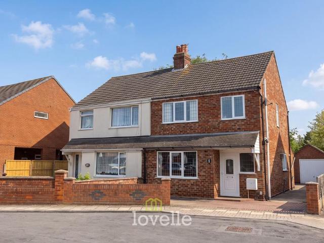 3 bedroom semi detached house for sale