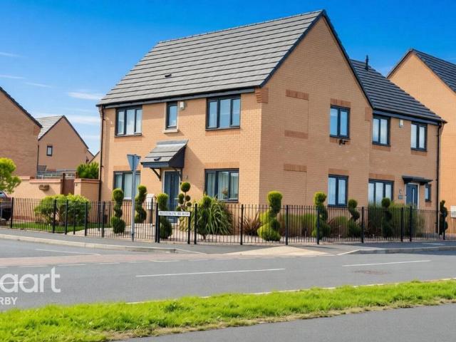 3 bedroom semi detached house for sale