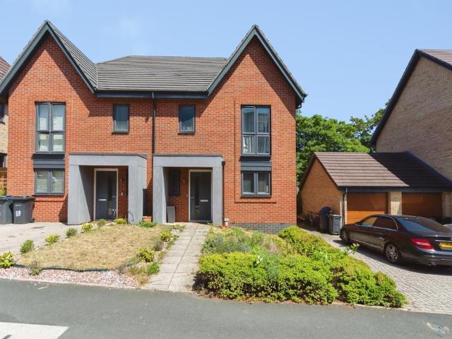 3 bedroom semi detached house for sale