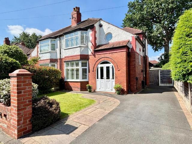 3 bedroom semi detached house for sale