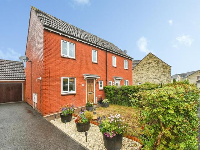 3 bedroom semi detached house for sale