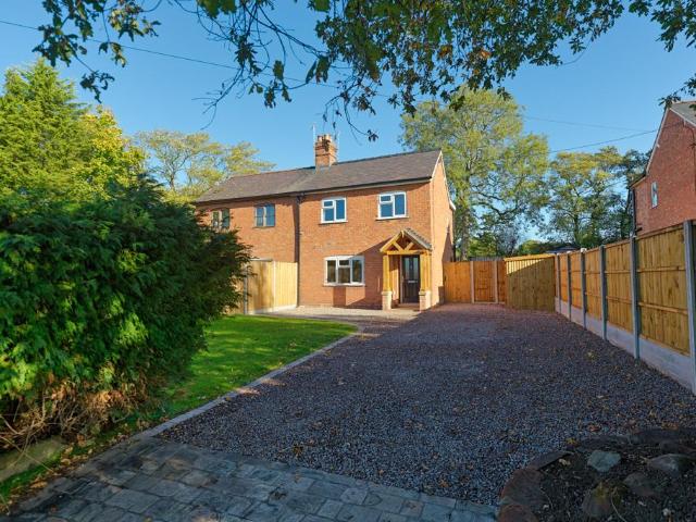 3 bedroom semi detached house for sale
