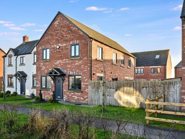 3 bedroom semi detached house for sale