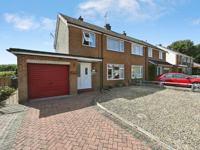 3 bedroom semi detached house for sale