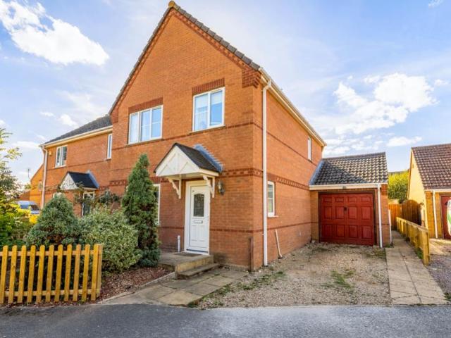 3 bedroom semi detached house for sale