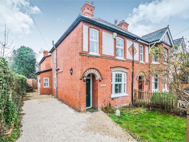 3 bedroom semi detached house for sale