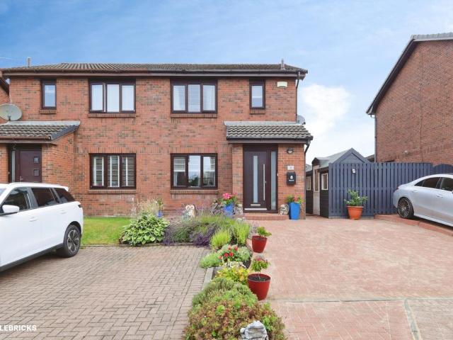 3 bedroom semi detached house for sale