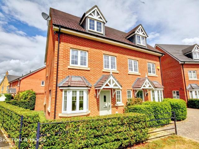 3 bedroom semi detached house for sale