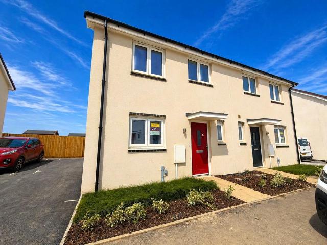 3 bedroom semi detached house for sale