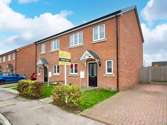3 bedroom semi detached house for sale