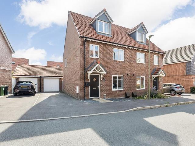 3 bedroom semi detached house for sale