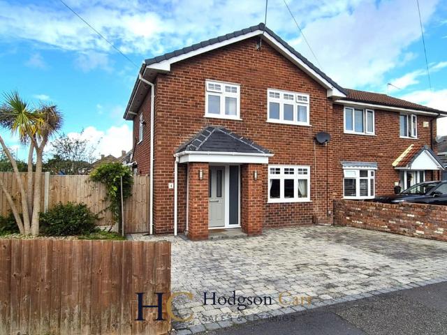 3 bedroom semi detached house for sale