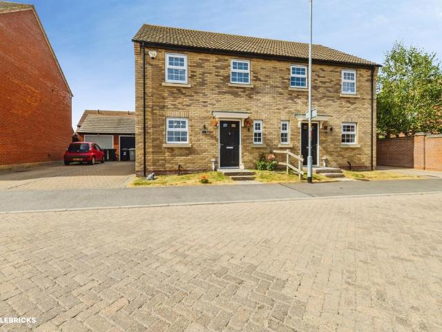 3 bedroom semi detached house for sale