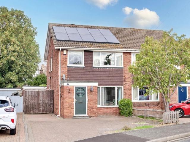 3 bedroom semi detached house for sale