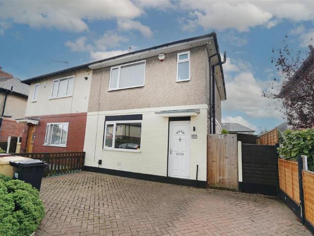 3 bedroom semi detached house for sale