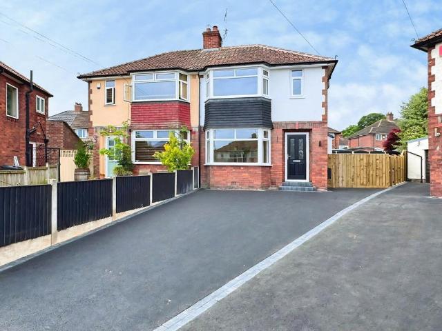 3 bedroom semi detached house for sale