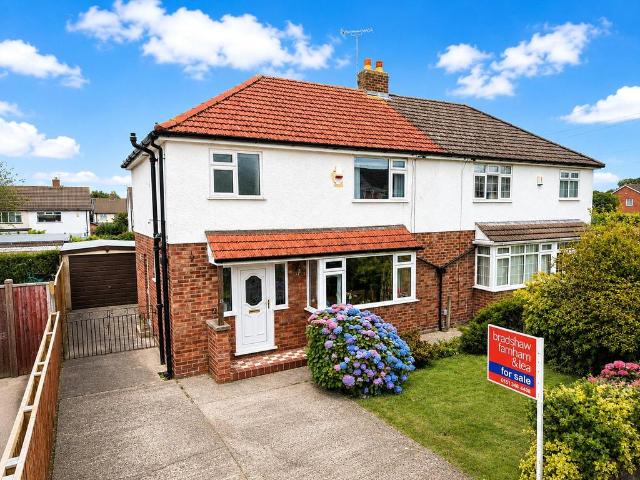 3 bedroom semi detached house for sale