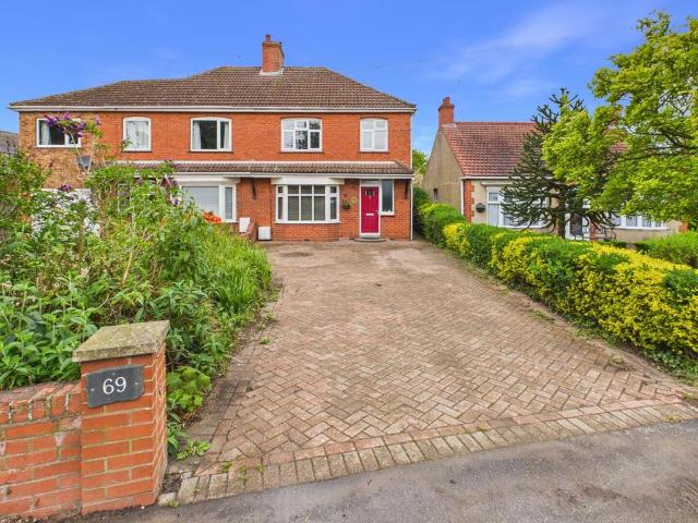 3 bedroom semi detached house for sale