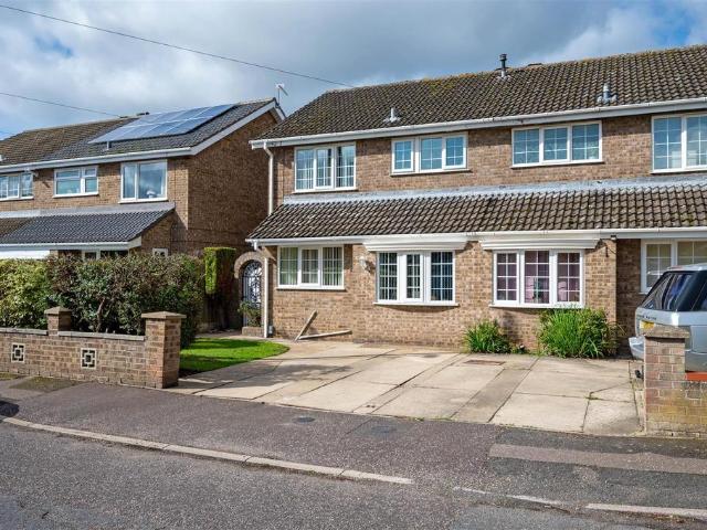 3 bedroom semi detached house for sale